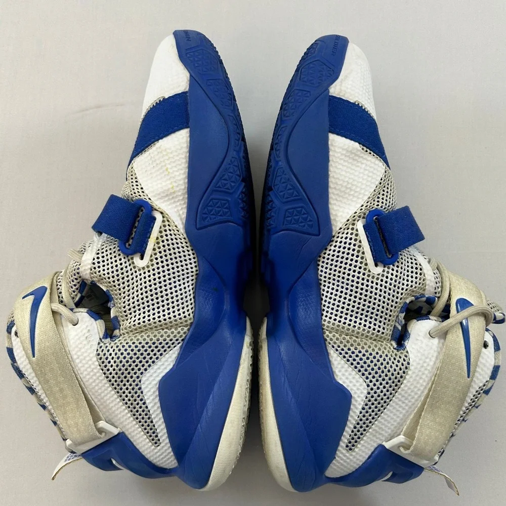 Nike LeBron Soldier 9 Shoes Kentucky Wildcats BBN Boys 6Y Blue White 776471-104